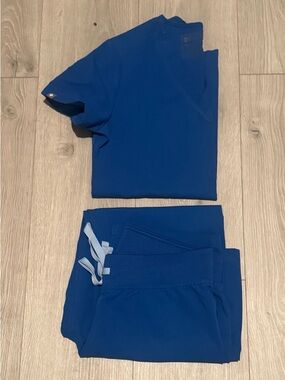 Women’s Royal Blue Scrub Set, XXS top, XSP bottom